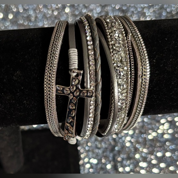 MAURICES MULTI-STRAP LEATHER BRAIDED  BRACELET ~
OSFM - Picture 10 of 13